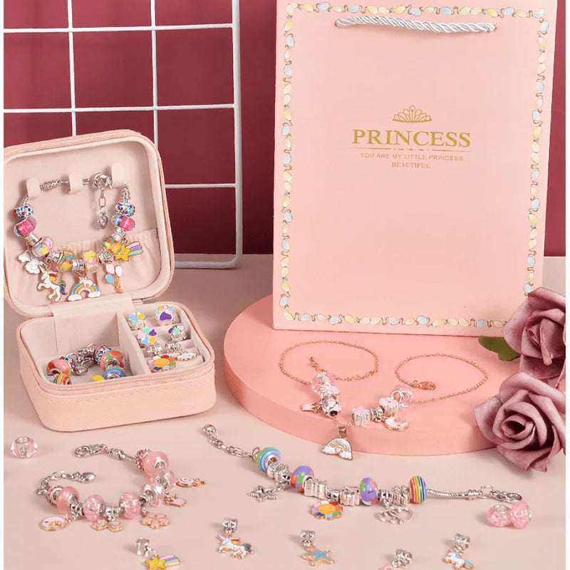 Kit De Pulseira e Berloques Infantil com 64 Peças MontaPrincess