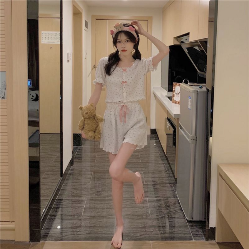 Pijama Feminino Comfort PetalBloom - Conjunto Shorts e Camisa Curta | Macio, Leve e Confortável