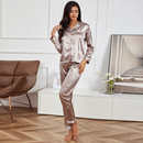 Pijama Feminino Silver Dreams - Conjunto Com Calça e Camisa Longa em Seda Gelo Premium | Toque de Seda Super Confortável