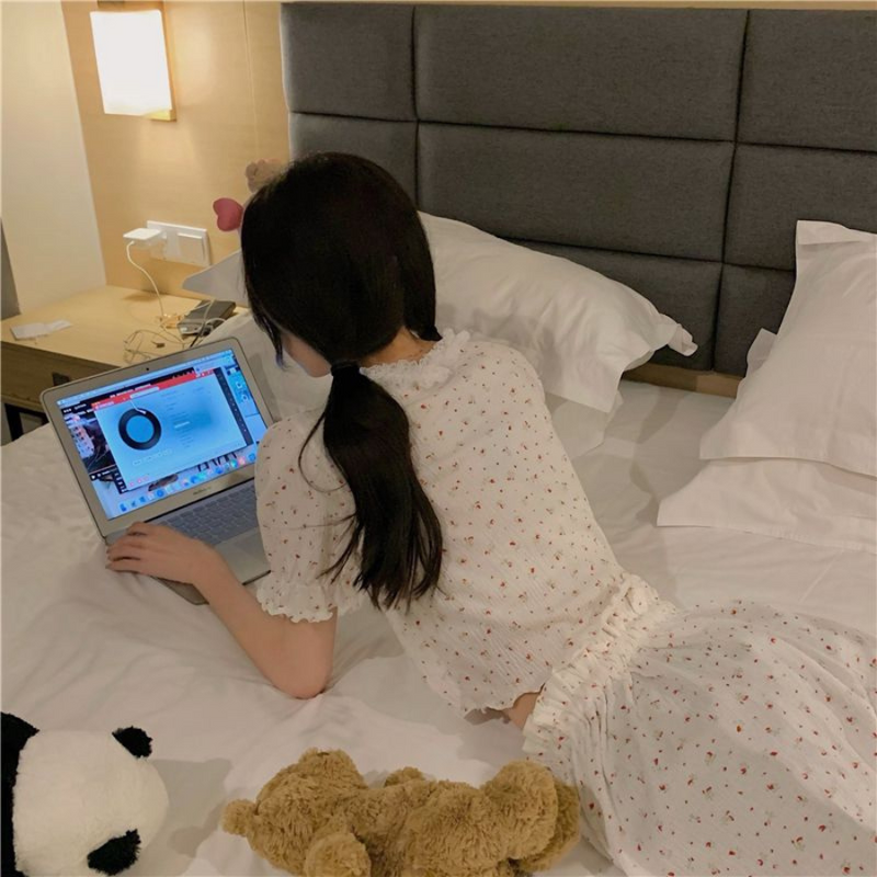 Pijama Feminino Comfort PetalBloom - Conjunto Shorts e Camisa Curta | Macio, Leve e Confortável