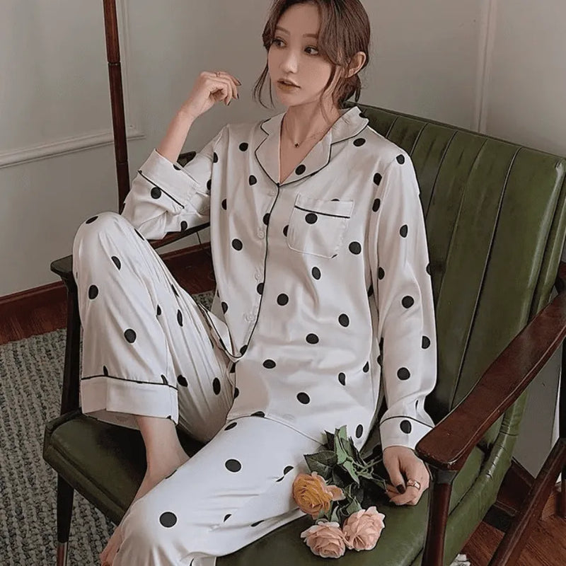 Pijama Feminino Serenade Conjunto Calça e Camisa Longa Em Seda Gelo Premium | Toque De Seda Confortável