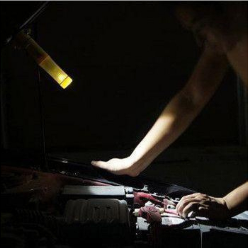 Lanterna para Fuga de Emergência de LED 5 em 1 Sinalização Vermelha, Faca para Cinto de Segurança, Martelo e Imã