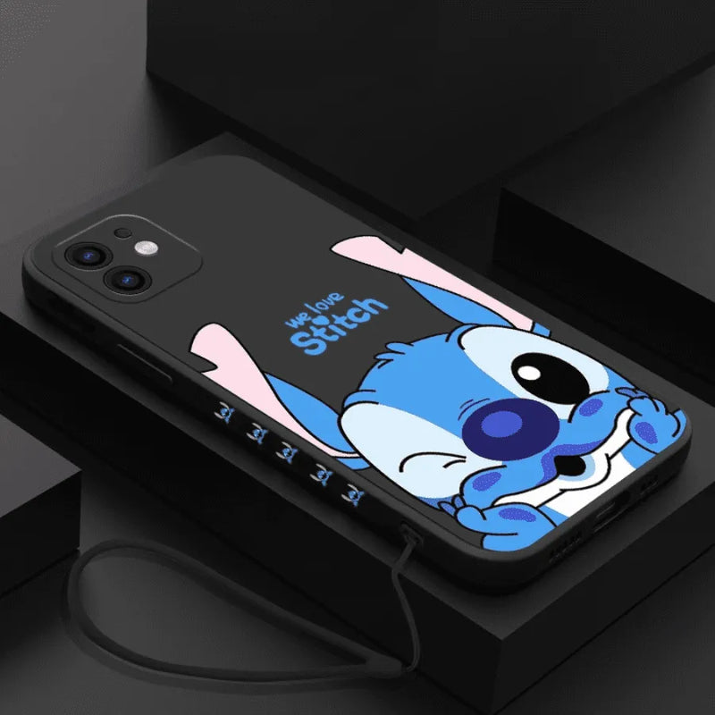 Capinha de Celular para Iphone em Silicone com Cordão de Pulso Beijo do Stitch