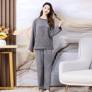 Pijama Feminino Warm Haven - Conjunto Com Calça e Camisa Longa Peluciado ou Calça Lisa | Tecido Macio, Confortável e Quentinho