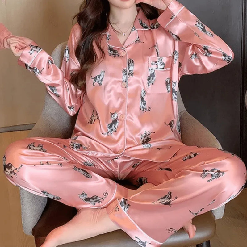 Pijama Feminino LuxuryCat - Conjunto Calça e Camisa Longa Em Seda Gelo Premium | Toque De Seda Super Confortável