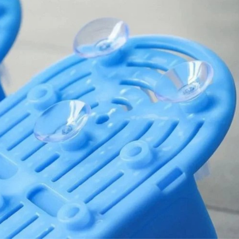 Chinelo com Escova Limpa Pés e Pedra Pome Removível para Higienização dos Pés