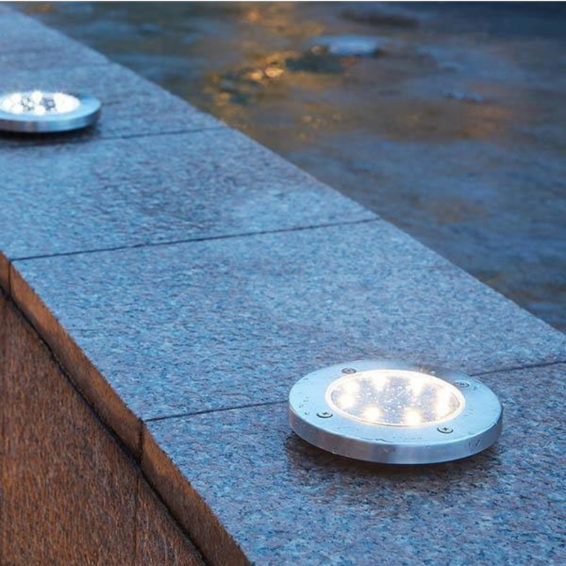 Kit 2 Luzes LED com 8 Pontos de Chão Impermeàveis a Energia Solar