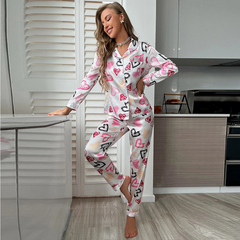 Pijama Feminino Luxe Dreams - Conjunto Com Calça e Camisa Longa em Seda Elástica Premium | Tecido Macio, Leve e Confortável