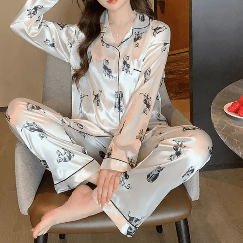 Pijama Feminino LuxuryCat - Conjunto Calça e Camisa Longa Em Seda Gelo Premium | Toque De Seda Super Confortável