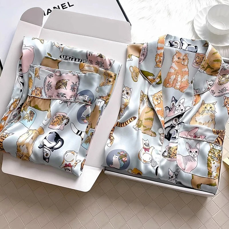 Pijama Feminino LuxuryCat - Conjunto Calça e Camisa Longa Em Seda Gelo Premium | Toque De Seda Super Confortável