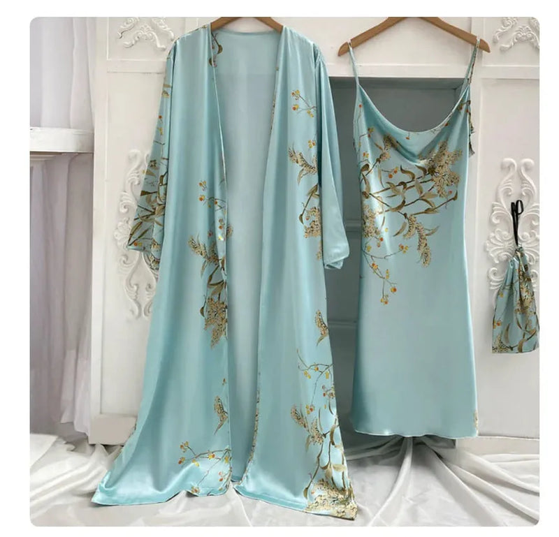 Pijama Feminino WhisperSet Conjunto Camisola e Roupão Longo Em Seda Gelo | Toque De Seda Confortável + Bolsinha De Brinde