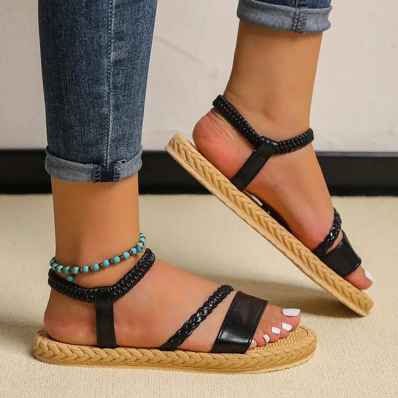 Sandália ChainBlack - Em Couro PU e Foma Larga Tendência 2024 | Design Contemporâneo e Confortável