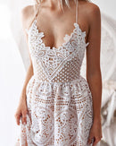 Vestido Midi Rendado com Costa Nua Boho Chic Allure