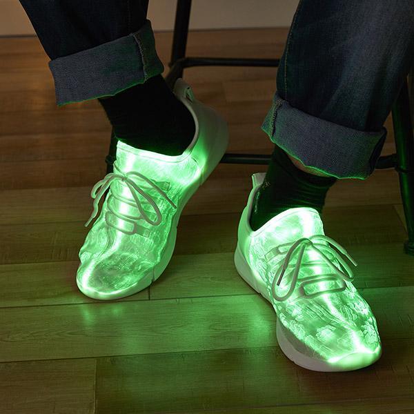 Tênis de LED Luminoso com 7 Cores e 4 Modos de Flash Light Up GlowStep