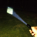 Lanterna Tática Ultra Brilhante com Foco Ajustável