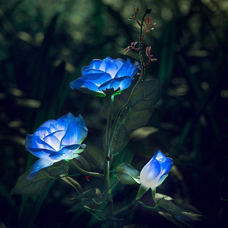 Galho com 3 Rosas Iluminadas com LED Solar à Prova D'àgua