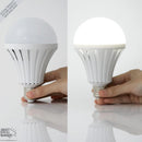 Lâmpada Mágica de LED de Emergência - Continua Funcionando Após Queda de Energia!