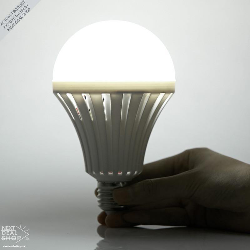 Lâmpada Mágica de LED de Emergência - Continua Funcionando Após Queda de Energia!