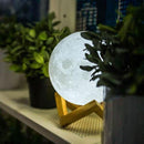 Lua Luminária 3D (com Stand em Madeira) - MoonLight
