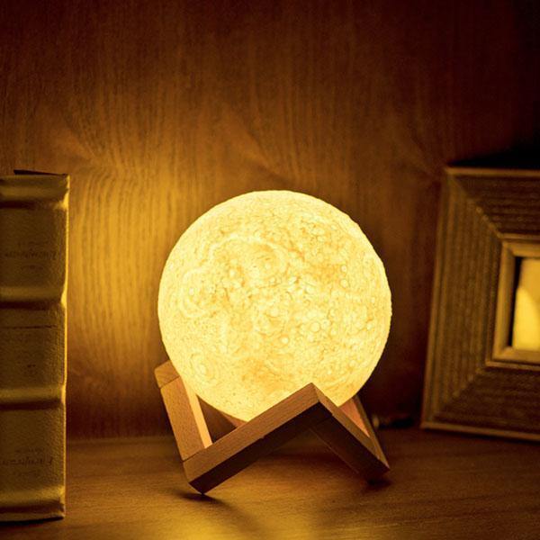 Lua Luminária 3D (com Stand em Madeira) - MoonLight