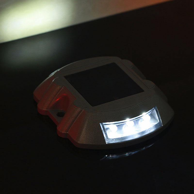 2 peças de Luzes LED Resistentes para Entrada de Automóveis à Energia Solar