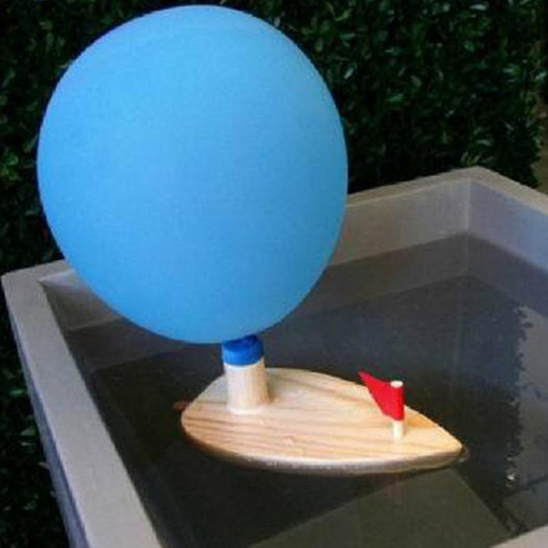 Barco de Madeira e Balão de Brinquedo para Piscina